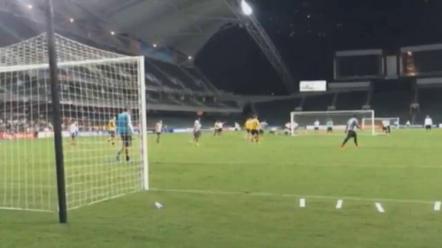 Superbe réalisation acrobatique de Zlatan Ibrahimovic à l'entrainement !