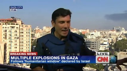 Δημοσιογράφος του CNN μεταδίδει τους βομβαρδισμούς ζωντανά