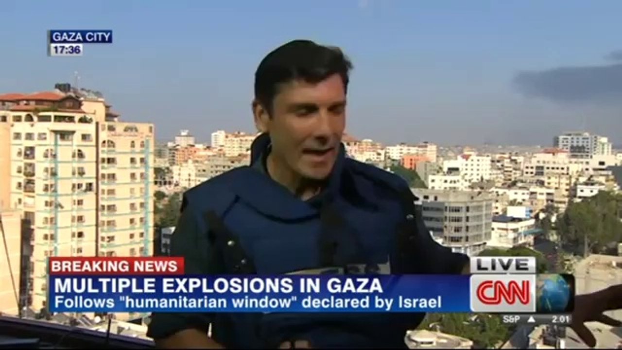 Δημοσιογράφος του CNN μεταδίδει τους βομβαρδισμούς ζωντανά