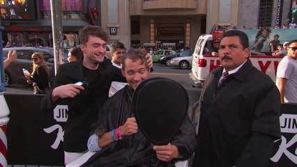 Daniel Radcliffe Cuts A Stranger’s Hair