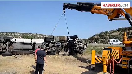 LPG yüklü tır devrildi -