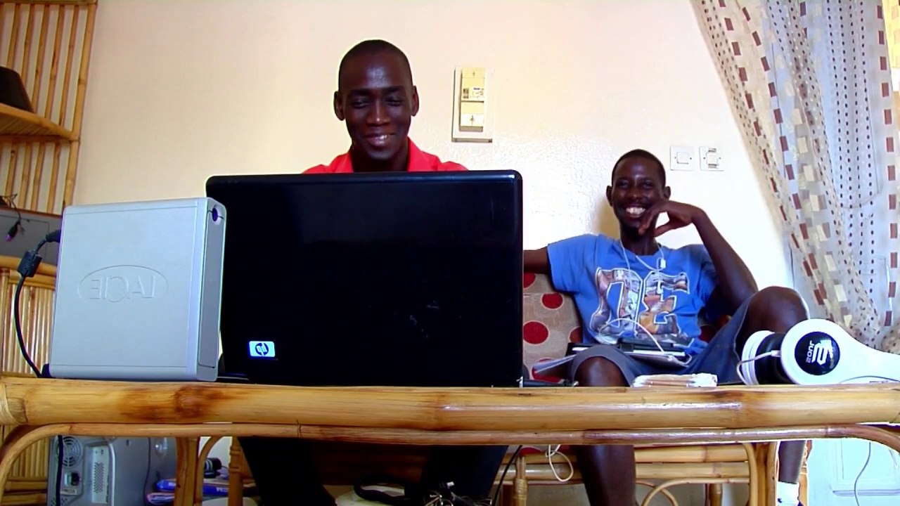 Rhythmus und Reime: Rappende Journalisten im Senegal