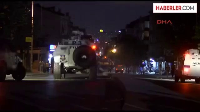 Gazi Mahallesi'nde Olaylar Gece de Devam Etti