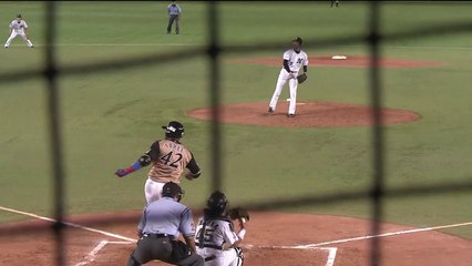 【プロ野球パ】「アブレイユ、アブナイヨ！」カメラマン席までバットを飛ばす！ 2014 07 29 M-F