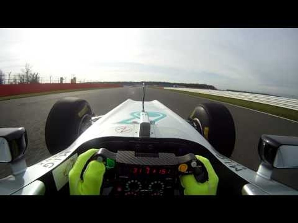 メルセデスAMG　W03　シェイクダウン