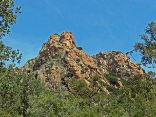 LE ROCHER DE ROQUEBRUNE SUR ARGENS