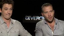 Divergente - Interview Jai Courtney et Miles Teller VO