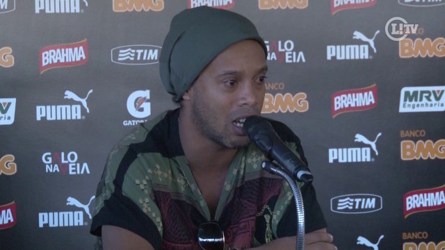 Emocionado, R10 dá adeus ao Atlético-MG