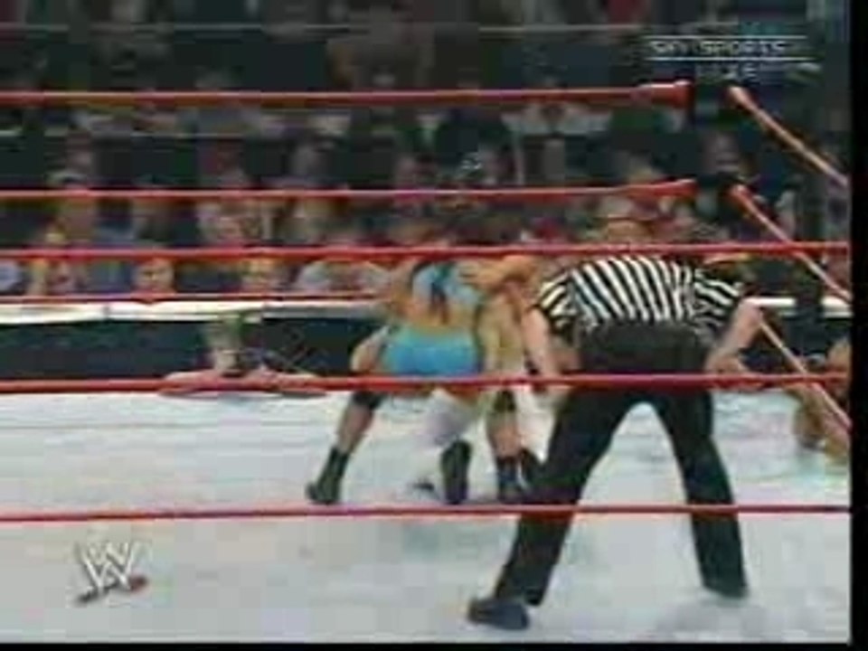 Trish & Lita v Gail Kim & Molly Holly