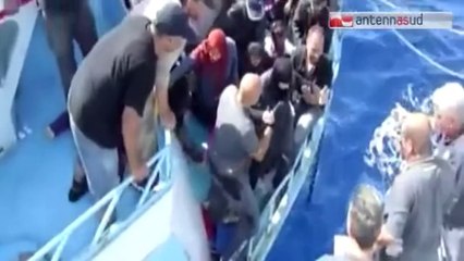 TG 30.07.14 Brindisi, in arrivo “boat people” di immigrati africani