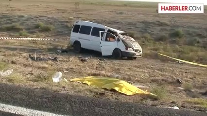 Tarım işçilerini taşıyan minibüs devrildi: 1 ölü, 11 yaralı -