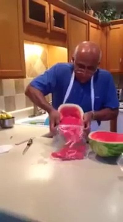 Meilleur façon de couper une pastèque en petits cubes!