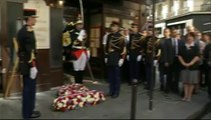 Hollande dépose une gerbe en mémoire de Jaurès, un siècle après sa mort