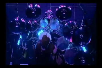 11. Alter Bridge - Blackbird LIVE