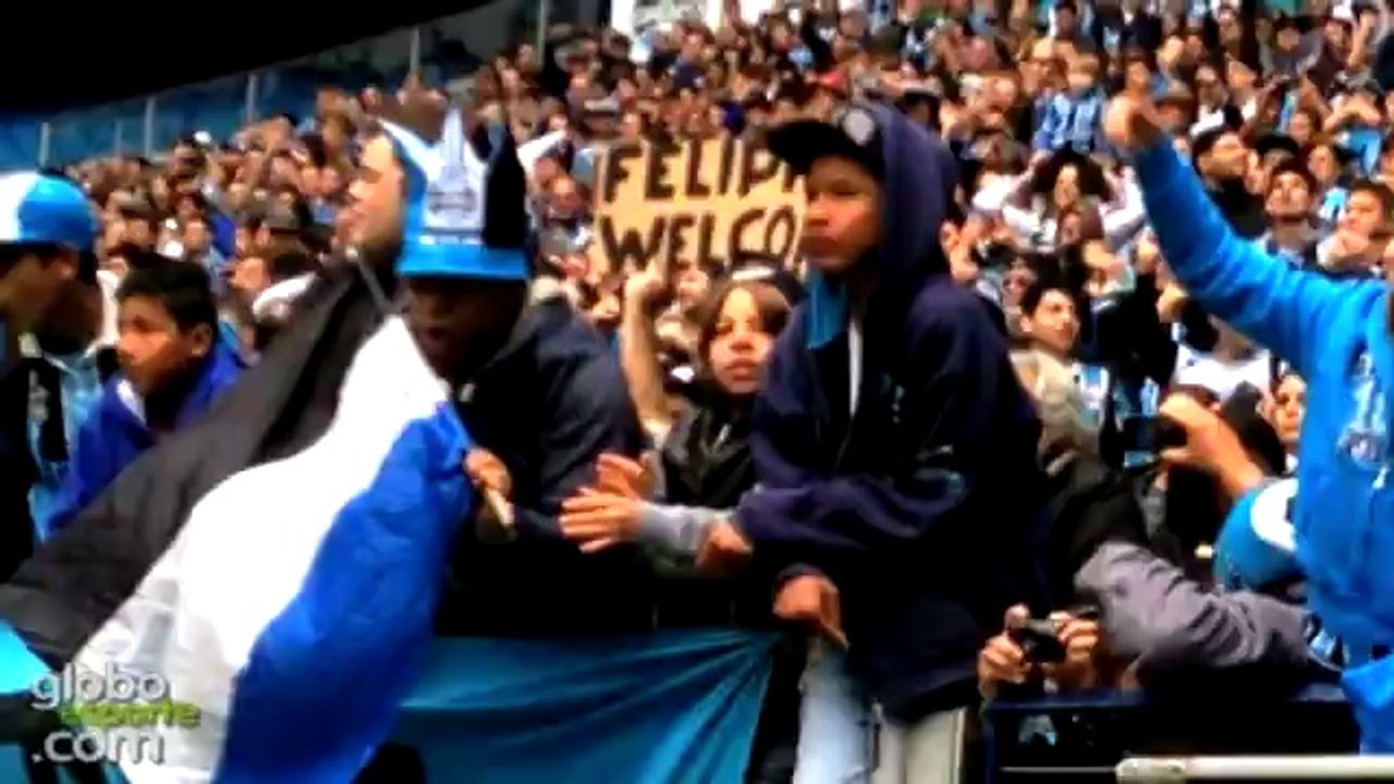 Felipão é ovacionado por 7 mil torcedores na Arena do Grêmio