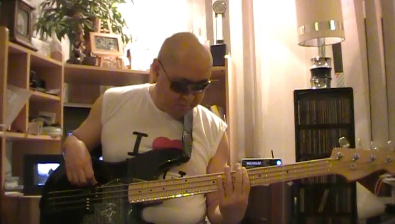 Torn Natalie Imbruglia basscover Bob Roha