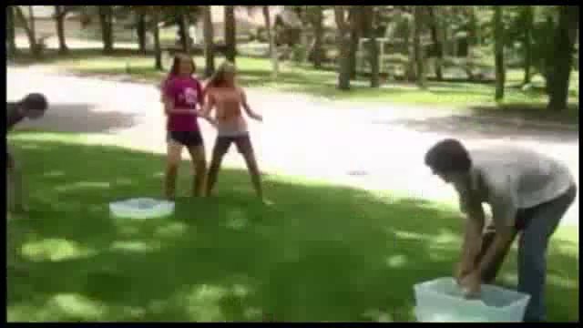 Genius dad figures out a way to make 100 water balloons in under a minute. No more sore fingers!!