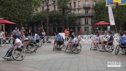 Essayez le basket fauteuil sur Paris Plages