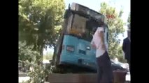 Halk otobüsü dehşeti: 30 yolcu ve  servis bekleyenler ölümden döndü