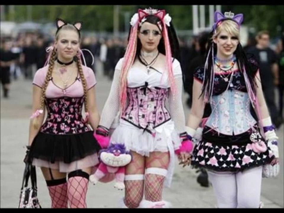 Gothic Tarzı Modeller Gothic Girls - Renkkolik