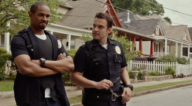 Damon Wayans, Jr. & Jake Johnson in LET'S BE COPS Movie Clip ('Isn't This So Illegal')