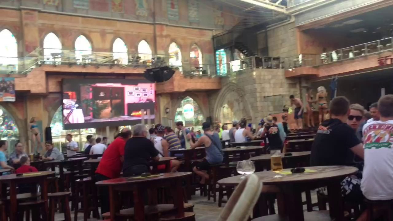 Sexy go go girls Megapark Mallorca