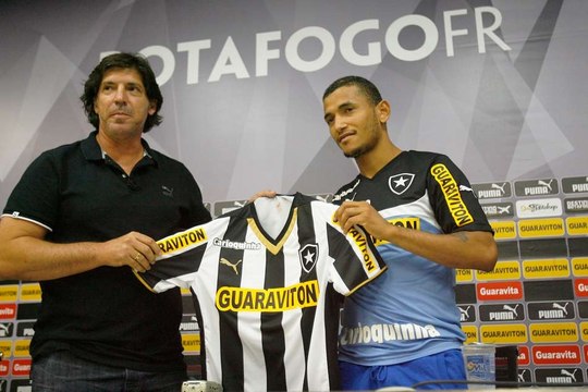 Determinado! Rogério chega ao Botafogo para superar dificuldades