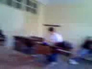 un prof algerien qui dort en plein examen mdrrr