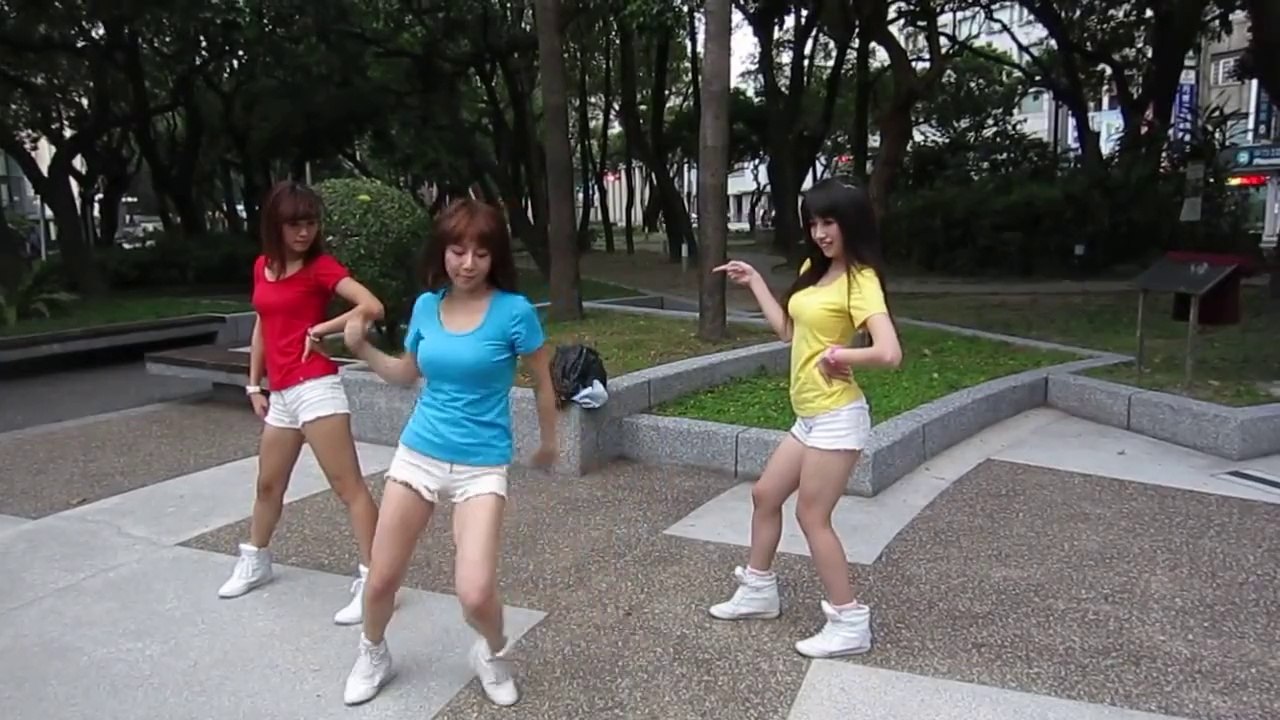 2013.10.21北市遠傳公園路門市開幕-公園加場版(Mia.小帆.梓甯)