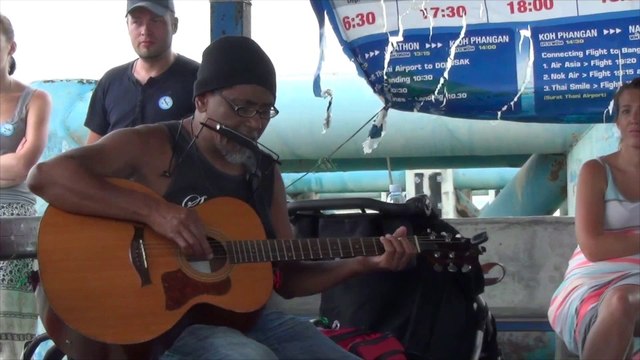 Happy Life # 1 - Le chanteur de Ko Pha Ngan