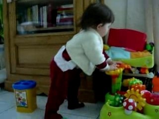 Clementine déménage ses jouets