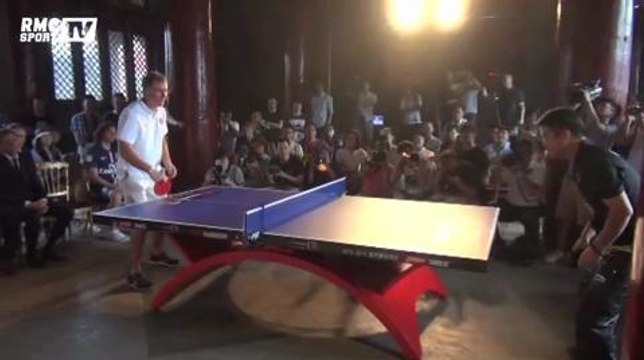 Football / Cavani et Blanc jouent au ping-pong avec le champion du monde - 01/08