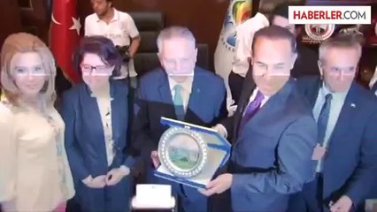 İhsanoğlu: "Fark gözetmeksizin herkesi kucaklayacak bir cumhurbaşkanını göndereceksiniz" -