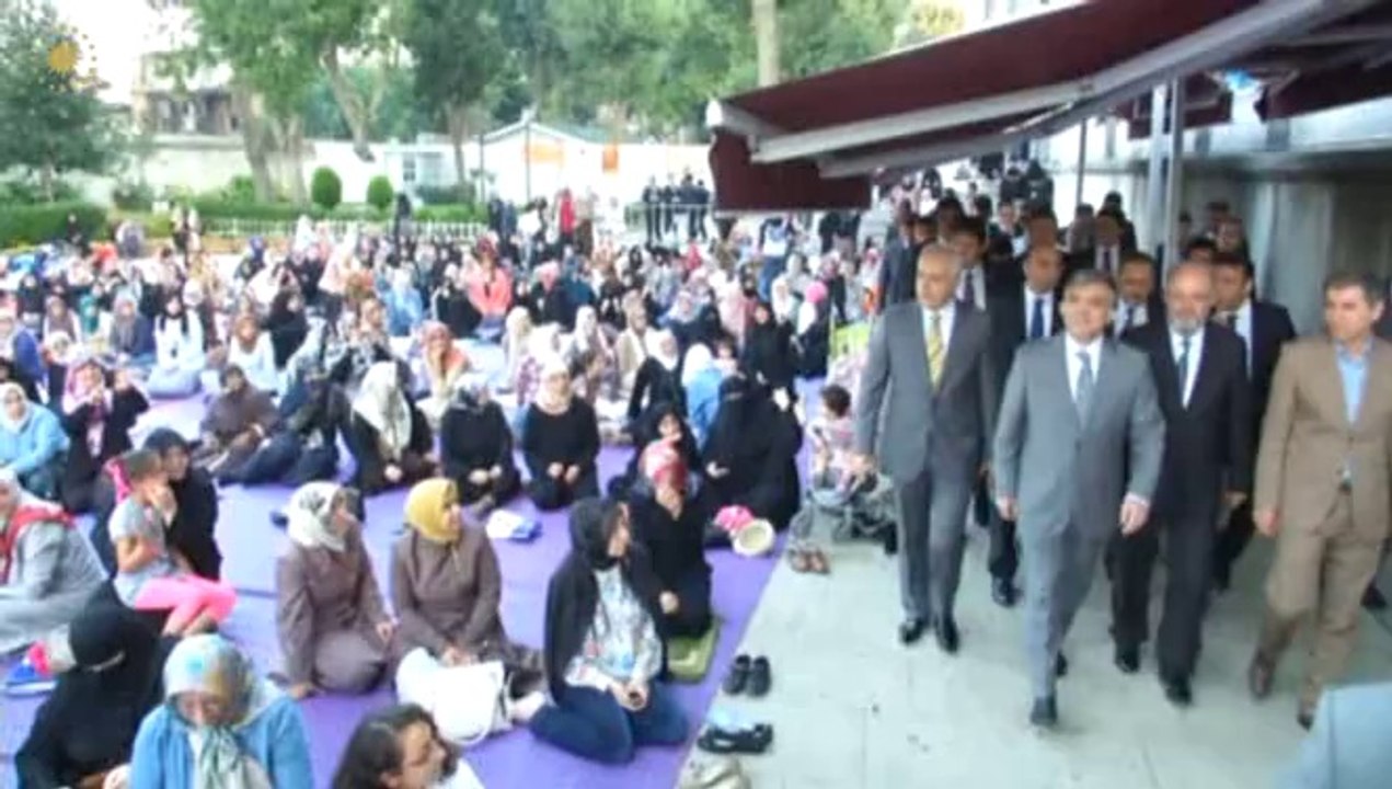 Cumhurbaşkanı Gül, Vatandaşlarla Bayramlaştı