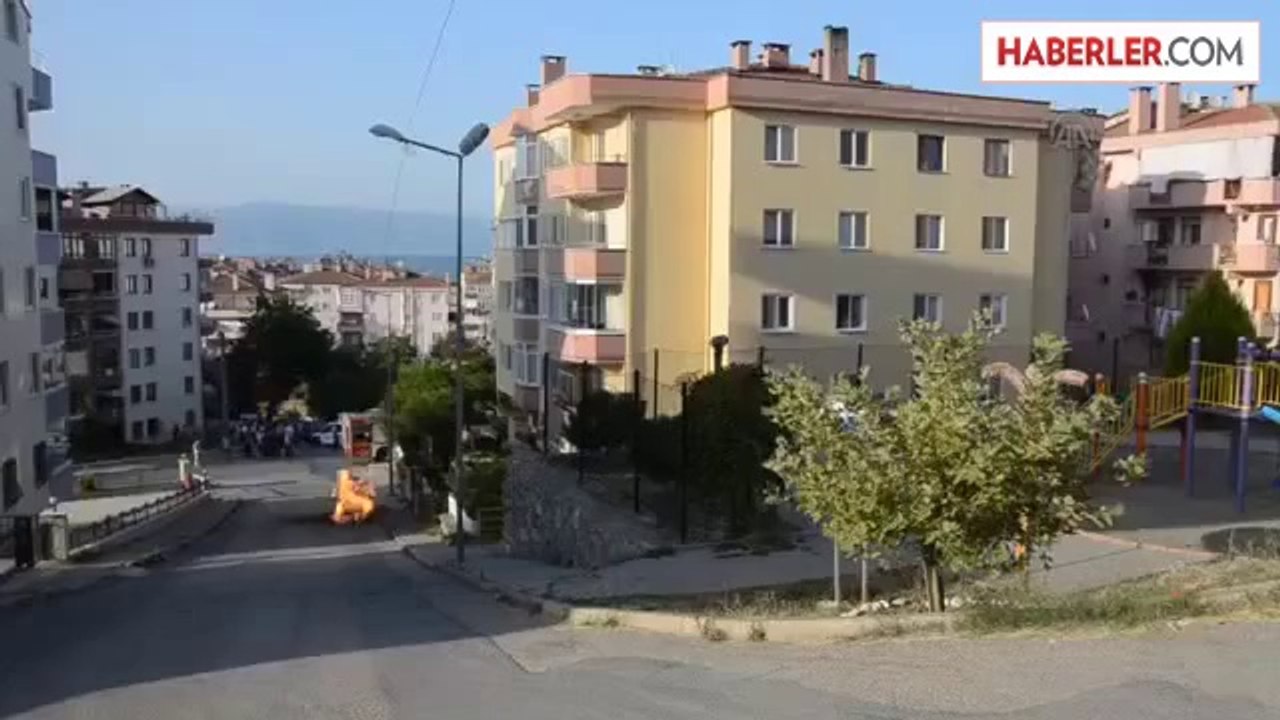 Hasar gören borudan sızan doğalgaz alev aldı -