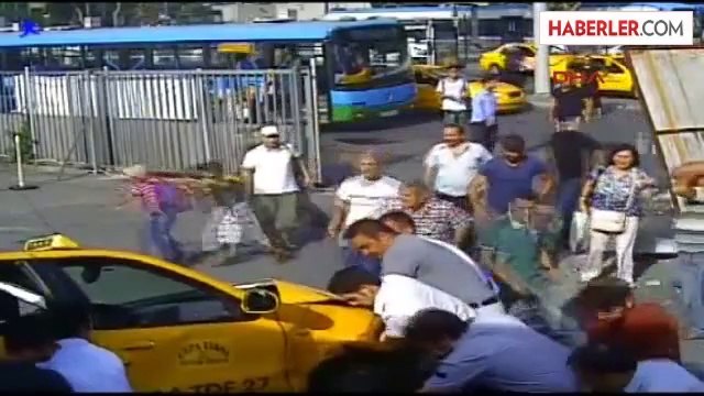 Kabataş'taki İett Otobüsü Kazası Güvenlik Kamerasında 2