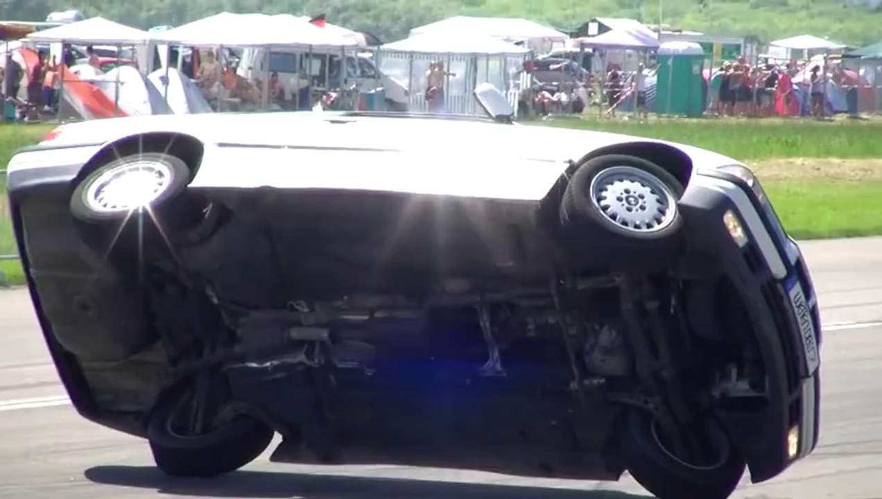 BMW STUNTSHOW & DRIFT BEIM KING OF GERMANY - 1_4 MEILE ALKERSLEBEN 2010