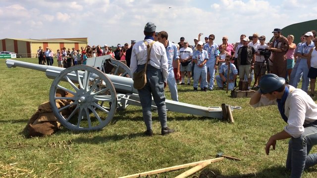 AERODROME D'EPERNAY - PLIVOT : TIR AU CANON 75