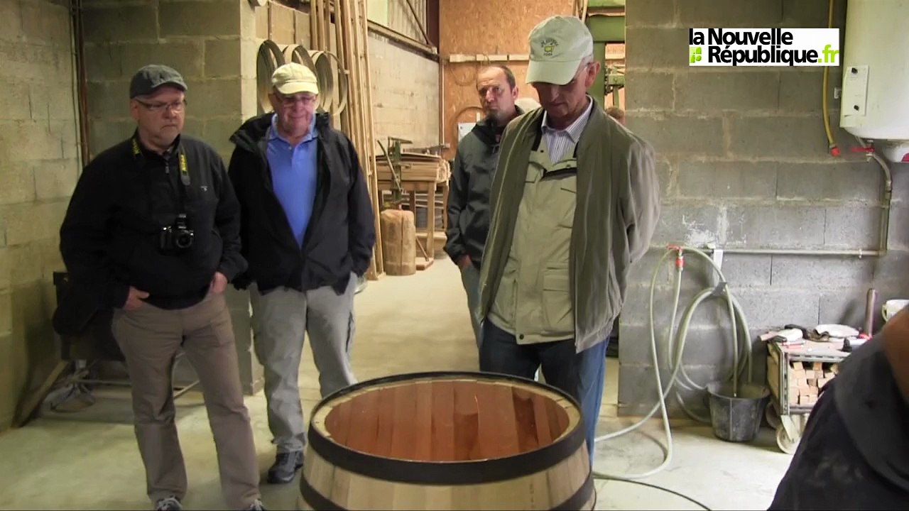VIDEO. La tonnellerie du Val de Loire à Mont-près-Chambord (Loir-et-Cher)  transforme le chêne en nectars
