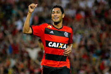 Brocou geral! Relembre gols de Hernane pelo Flamengo