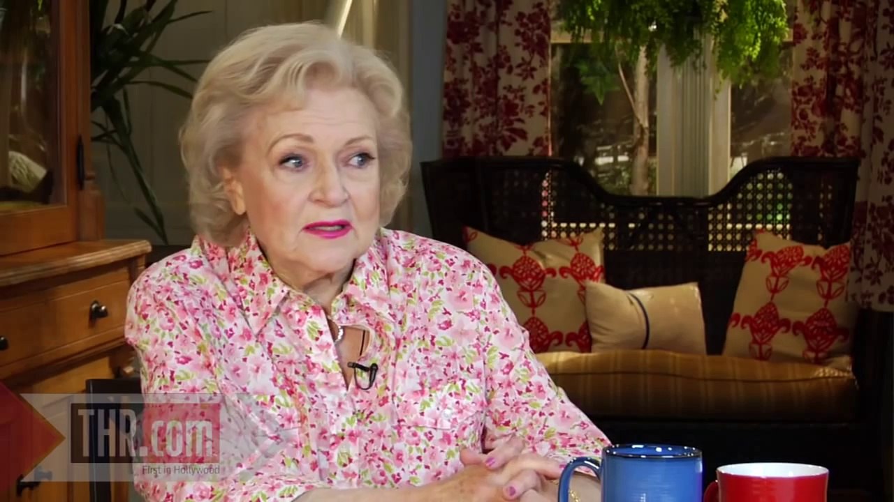 'Hot in Cleveland': Sneak Peek