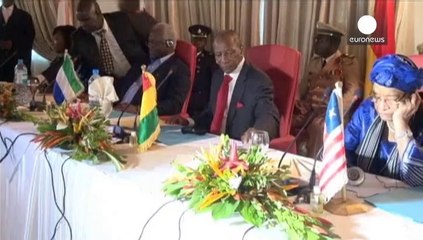 Liberia inicia una campaña de desinfección contra el brote de ébola