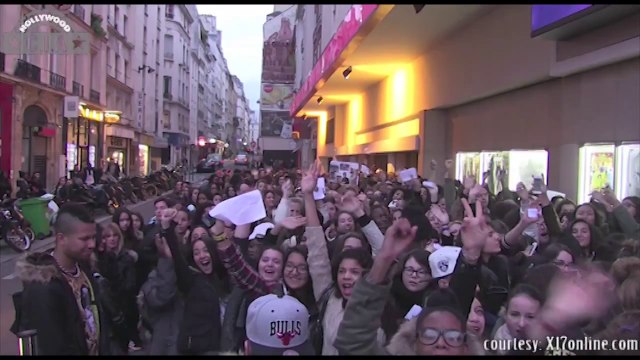 Selena Gomez Flashes Bare Butt to Make Justin Bieber Jealous ?