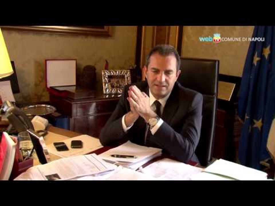 Napoli - In poche parole - Il sindaco risponde (#13 Rc Auto e centro storico) (01.08.14)