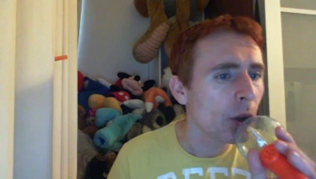 Wiwi égratigne standing in the dark de Lawson