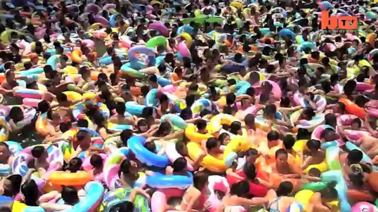 Thousands Of Swimmers Crowd In A Salty Swimming Pool In China