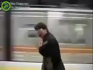 دنیا کا تیز ترین انسان ہاہاہا