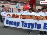 Kayseri'de 40 Derece Sıcakta AKP Li Gençlerin Erdoğana Destek Yürüyüşü