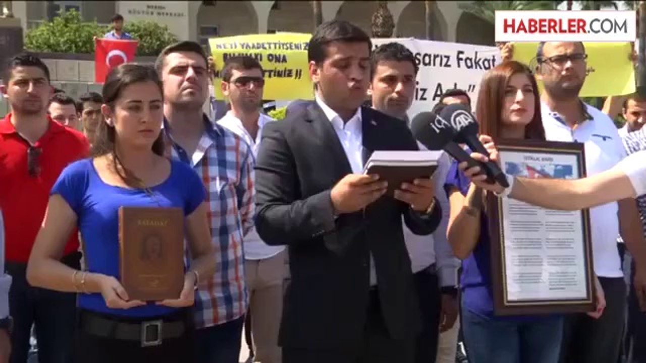 İhsanoğlu'na, İstiklal Marşı ve Safahat gönderdiler -