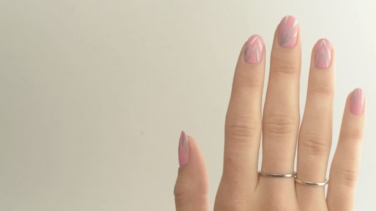 Allure Insiders - Draw Straight Lines on Nails Without It Looking Like a Mess